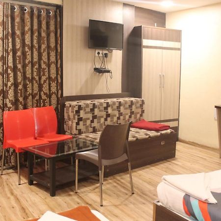 Mukesh Residency Hotel Poona Buitenkant foto