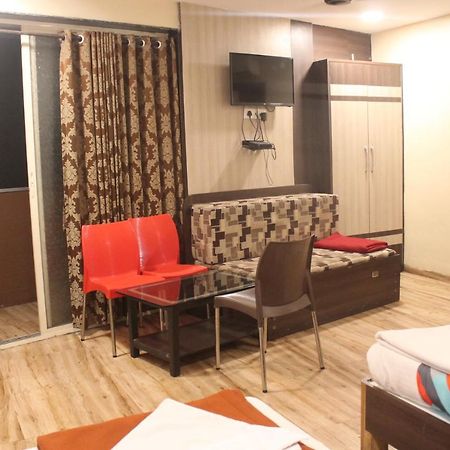 Mukesh Residency Hotel Poona Buitenkant foto