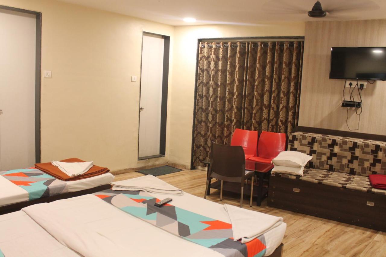 Mukesh Residency Hotel Poona Buitenkant foto