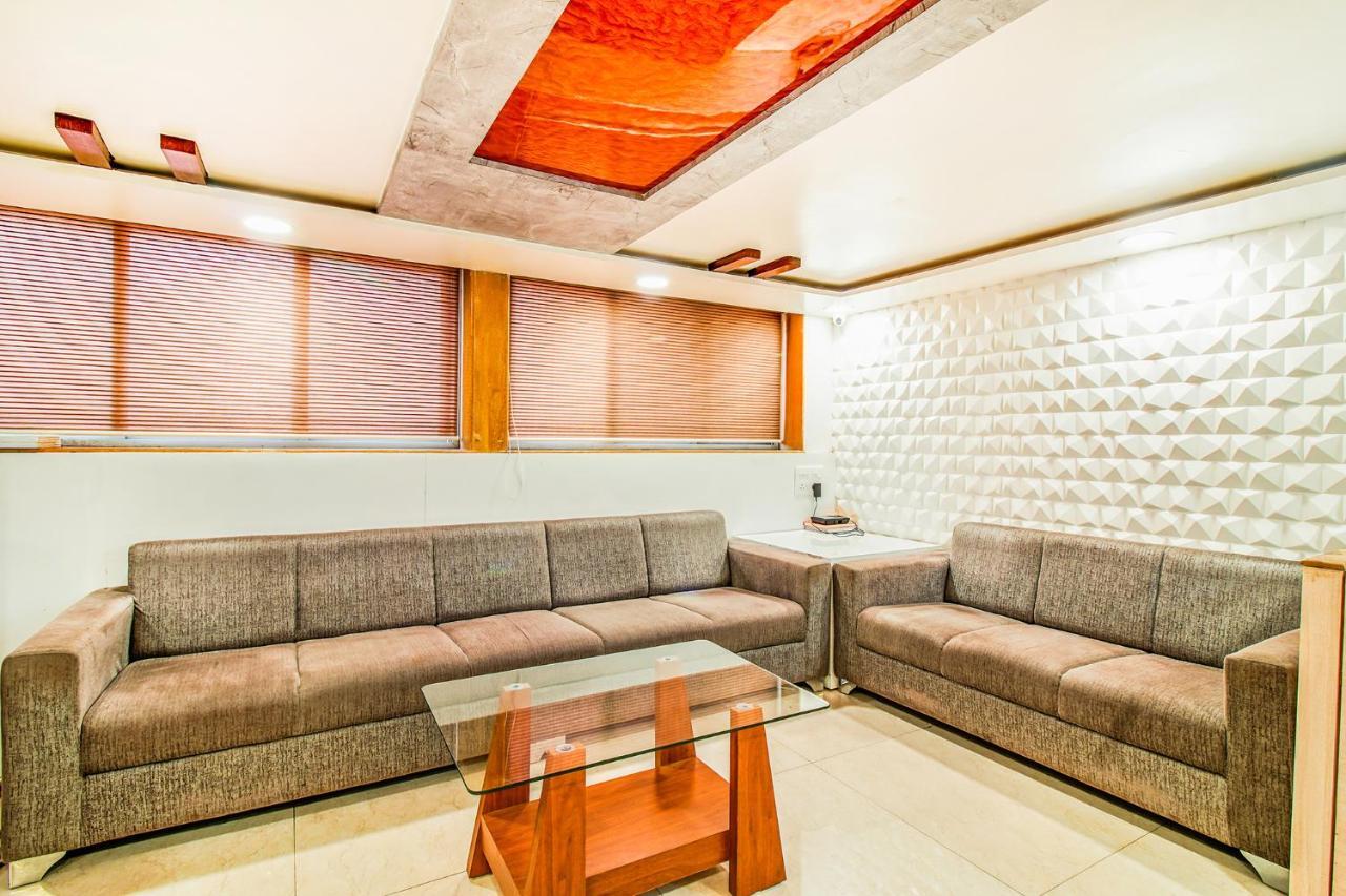 Mukesh Residency Hotel Poona Buitenkant foto