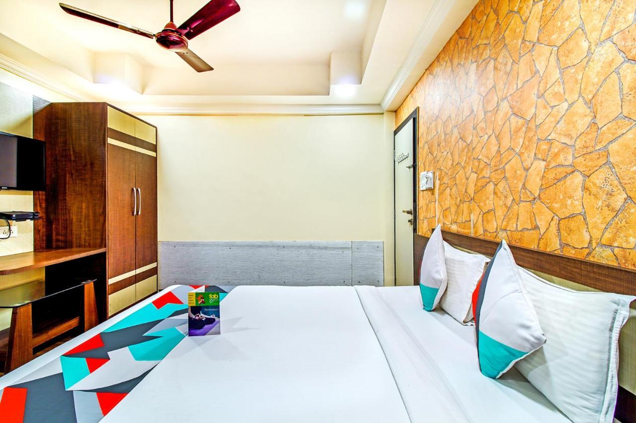 Mukesh Residency Hotel Poona Buitenkant foto