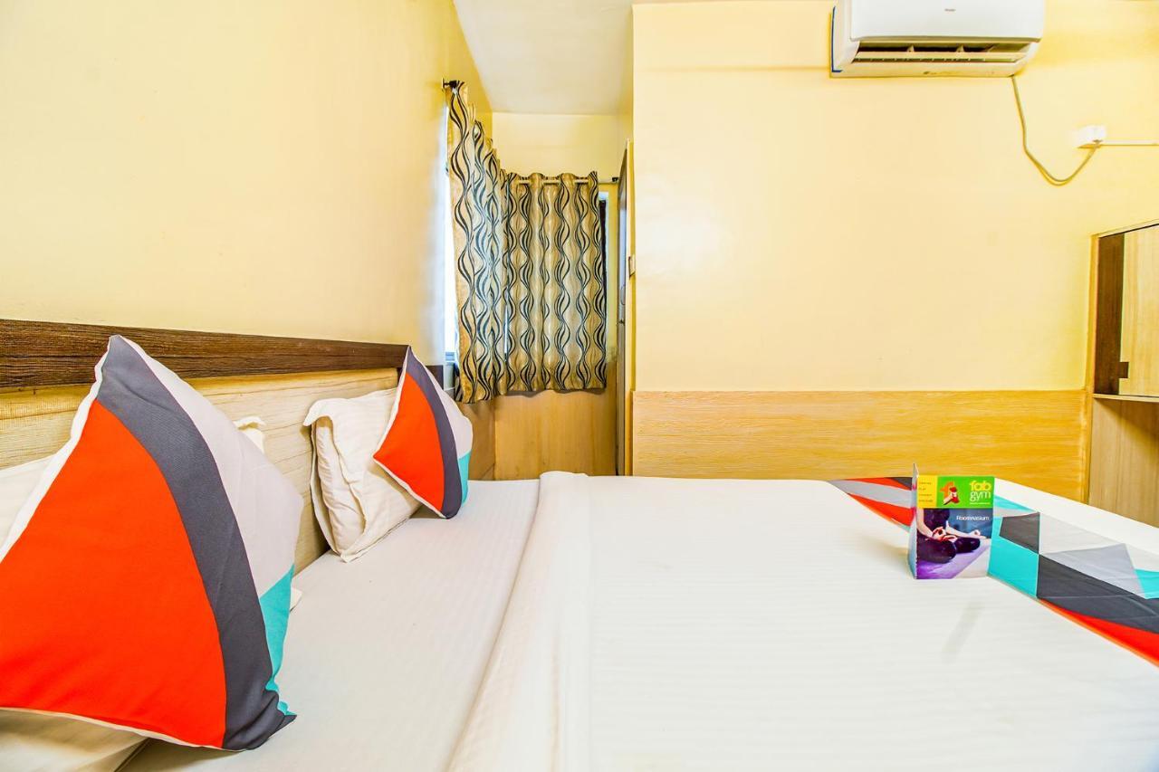 Mukesh Residency Hotel Poona Buitenkant foto